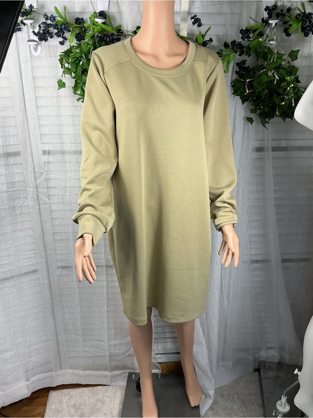 Dear Scarlett Olive Green Long Sleeve Scuba Dress
